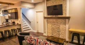 Housepitality - The Urban Roost 1 - Modern